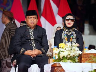Wali Kota Bontang dan Wakilnya saat perayaan HUT ke-26 Kota Bontang, Rabu (15/10). (Foto:PPID)