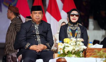 Wali Kota Bontang dan Wakilnya saat perayaan HUT ke-26 Kota Bontang, Rabu (15/10). (Foto:PPID)