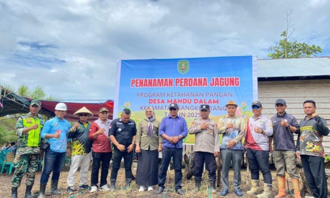 
					Galakkan Program Ketahanan Pangan Nasional, Desa Mandu Dalam Tanam Jagung Seluas 2,5 Ha
