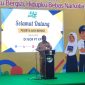 Kepala Dinas Kesehatan Kota Bontang, Bakhtiar Mabe, memberikan sambutan pada pembukaan seminar Aksi Bergizi Remaja Bontang Berjaya yang diselenggarakan di GOR PT Kaltim Parna Industri (KPI), Selasa (25/10/2025)