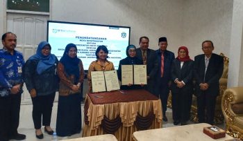 Penandatanganan Nota Kesepakatan Optimalisasi Program Jaminan Kesehatan Nasional (JKN) antara Pemkot Bontang dan BPJS Kesehatan Kantor Cabang Utama Samarinda di Rumah Jabatan Wali Kota, Jumat (28/11/2025).
