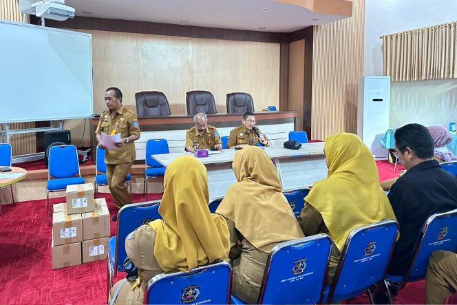 
					Disdikbud Bontang Tuntas Salurkan 1.608 Tablet bagi Siswa SMP Negeri