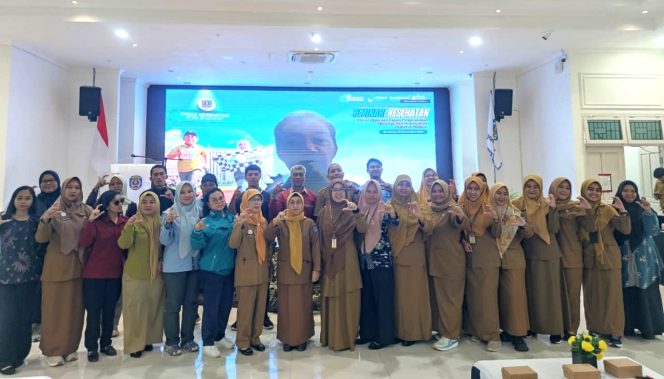 
					eminar kesehatan bertema “Peran Olahraga dalam Pengendalian Obesitas dan Pencegahan Diabetes Melitus” di Pendopo Rumah Jabatan Wali Kota Bontang, Selasa (2/11/2025). (Foto: Mirah)