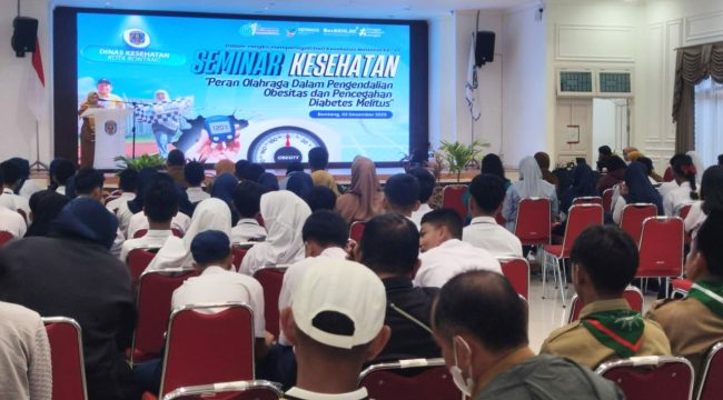 Seminar kesehatan bertema “Peran Olahraga dalam Pengendalian Obesitas dan Pencegahan Diabetes Melitus” oleh Dinkes Bontang di Pendopo Rumah Jabatan Wali Kota Bontang, Selasa (2/12/2025). (Foto: Mirah)
