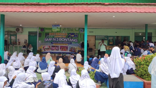 
					Peringati HUT Ke-25, SMPN 3 Bontang Meriahkan Perayaan dengan Pentas Seni dan Kebersamaan