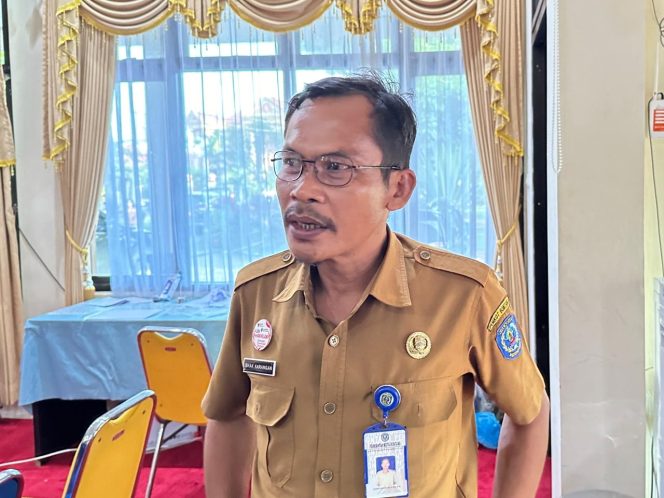 
					Kepala Bidang Pembinaan Ketenagaan Guru dan Tenaga Kependidikan Disdikbud Bontang, Ishak Karangan.