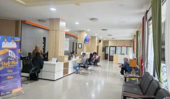 Situasi pelayanan di DPMPTSP Bontang saat bulan Ramadan. (Mirah Hayati/Jurnalpijar)