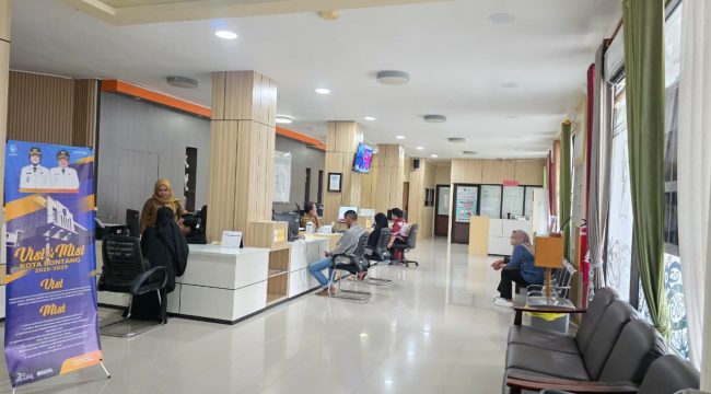 Situasi pelayanan di DPMPTSP Bontang saat bulan Ramadan. (Mirah Hayati/Jurnalpijar)