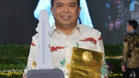 Wakil Wali Kota Bontang, Agus Haris usai menerima penghargaan dari Kementerian Lingkungan Hidup dan Kehutanan dalam Rapat Koordinasi Nasional (Rakornas) Pengelolaan Sampah 2026 yang digelar 25–26 Februari 2026 di Balai Kartini. (Istimewa)