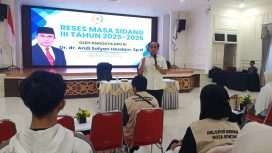 Andi Sofyan Hasdam saat melakukan reses di Pendopo Rumah Jabatan Wali Kota Bontang. (Mirah Hayati/Jurnalpijar)