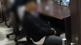 Situasi dua pasaangan yang terjaring razia diintograsi oleh Satpol PP. (Istimewa)