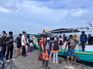 Suasana padat pengunjung Pulau Beras Basah. (Istimewa/Dok.BPBD)