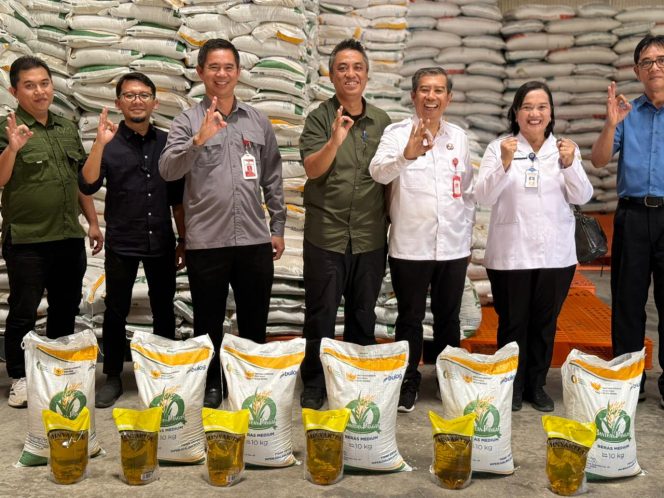 
					Pemantauan dan monitoring beras dan minyak bantuan di Bulog Samarinda. (Istimewa)