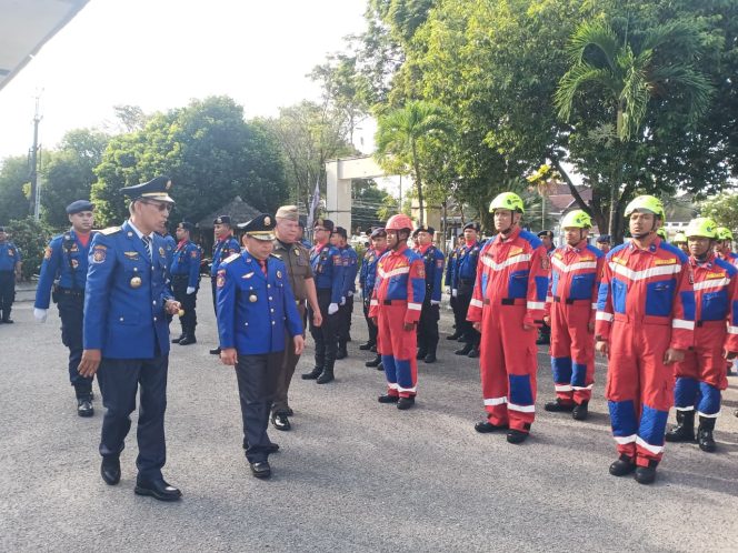 
					Kepala Disdamkartan Bontang, Amiluddin (kiri). (Mirah Hayati/Jurnalpijar)