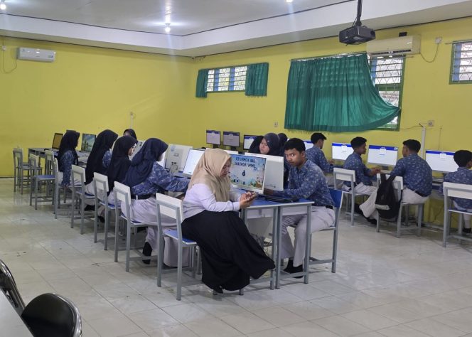 
					Salah satu sekolah di Kota Bontang yang melaksanakan simulasi TKA. (Mirah Hayati/Jurnalpijar)