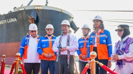 Menteri Pertanian (Mentan) Andi Amran Sulaiman saat menghadiri dan meninjau langsung pelepasan ekspor perdana produk urea PT Pupuk Indonesia (Persero) melalui PT Pupuk Kalimantan Timur ke Australia di Pelabuhan Bontang, Kalimantan Timur (14/5/2026). 