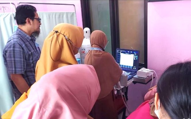 
					Layanan USG di Puskesmas Bontang Utara (Dok Dinkes Bontang)
