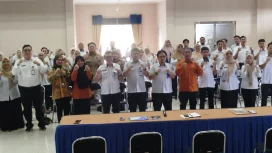 Foto bersama dalam Rapat Evaluasi Pengumpulan dan Pemeriksaan Data yang digelar di Gedung BPU Kecamatan Bontang Barat, Rabu (10/6/2026). Foto/Istimewa
