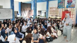 Edukasi kesehatan mental oleh Dinkes dan PT KPI saat pelaksanaan MPLS di SMK Negeri 2 Bontang (Bambang/Jurnalpijar)