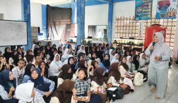 Edukasi kesehatan mental oleh Dinkes dan PT KPI saat pelaksanaan MPLS di SMK Negeri 2 Bontang (Bambang/Jurnalpijar)