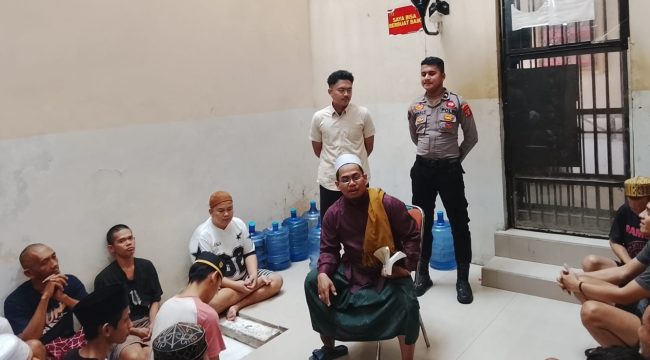 Ustad Ubaidillah Sampaikan Hikmah 