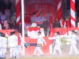 Upacara HUT ke-81 RI di di Stadion Bessai Berinta, Bontang.(Dok. Diskominfo Kota Bontang.)