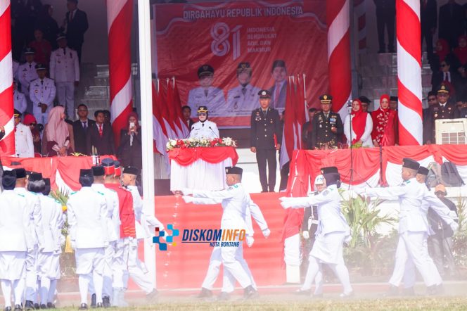 
					Upacara HUT ke-81 RI di di Stadion Bessai Berinta, Bontang.(Dok. Diskominfo Kota Bontang.)