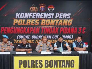 Konferensi Pers pengungkapan Tindak Pidana 3C yaitu Curat, Curas, dan Curanmor oleh Tim URC Unit Reaksi Cepat Polres Bontang pada Selasa, 18 Agustus 2026. 