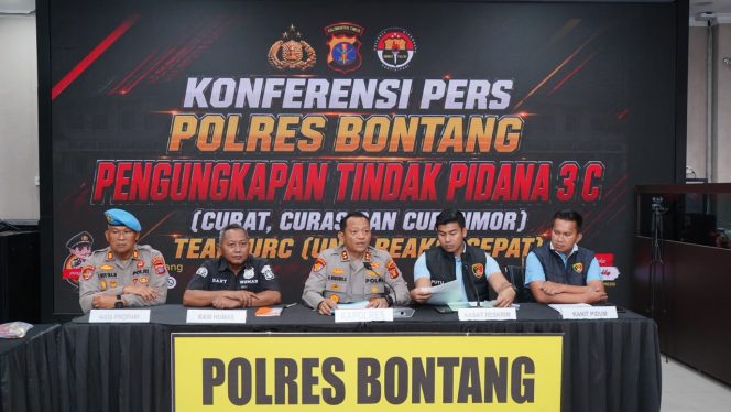 
					Konferensi Pers pengungkapan Tindak Pidana 3C yaitu Curat, Curas, dan Curanmor oleh Tim URC Unit Reaksi Cepat Polres Bontang pada Selasa, 18 Agustus 2026. 