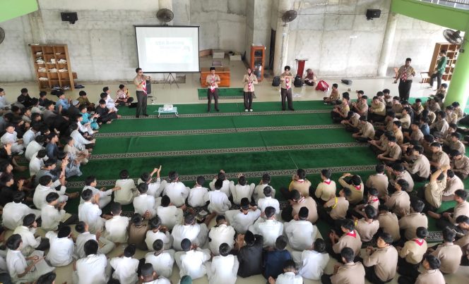 
					Sosialisasi PHBS kepada ratusan santri DHBS oleh SBH Bontang (Foto: Bambang)
