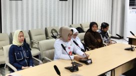 Kadinkes Bontang dr. Toetoek Pribadi Ekowati pada pembukaan Pendampingan Teknis dan Assessment Sertifikasi Kader Posyandu bersama Tim Kerja Kemenkes RI. (Foto: Bambang)