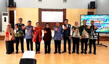 Wali Kota Bontang Neni Moerniaeni meluncurkan program inovasi CaNtik (Cegah dan Tangani Stunting di Kelurahan Kanaan), Kamis (1/10/2026). (Foto: Lia)